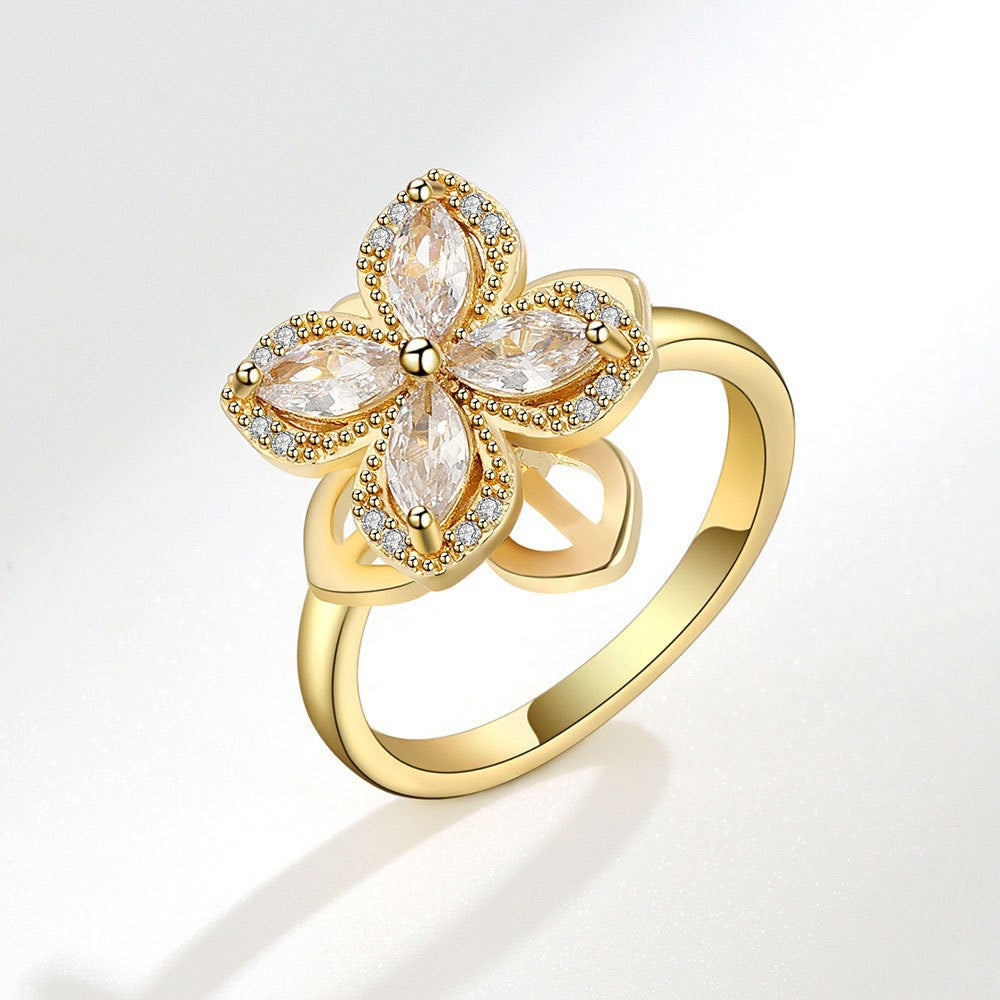 Diamond border clover